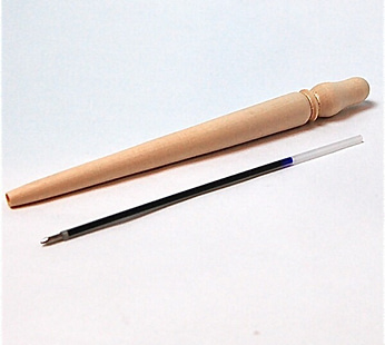 白木のボールペン マトリョーシカ型 青インクペン軸付